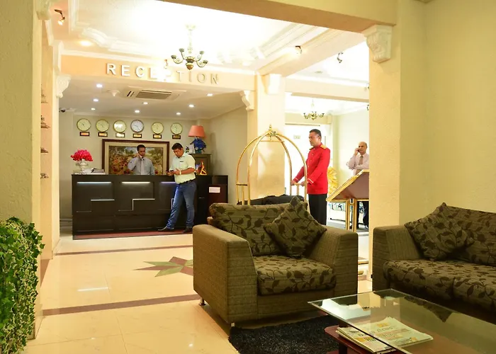 Pearl City Hotel